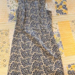 Sleeveless comfortable and classic shift